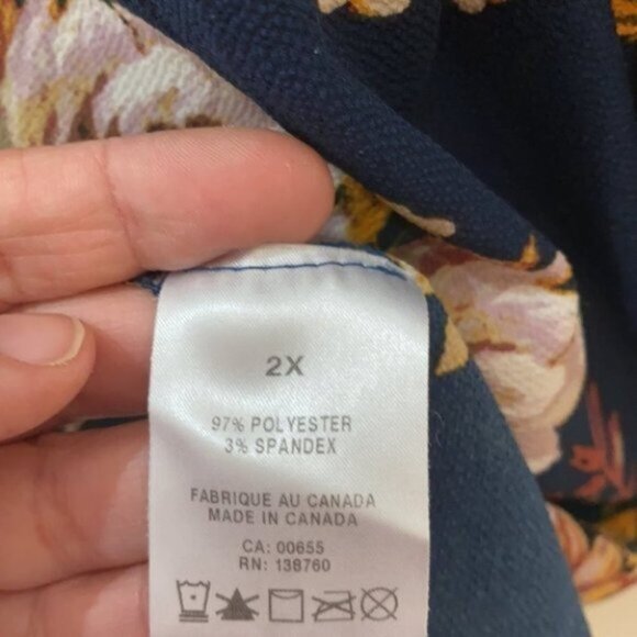 In Every Story... Women Long Sleeve All Over Flower Print Blouse Plus Size 2X - Picture 11 of 12